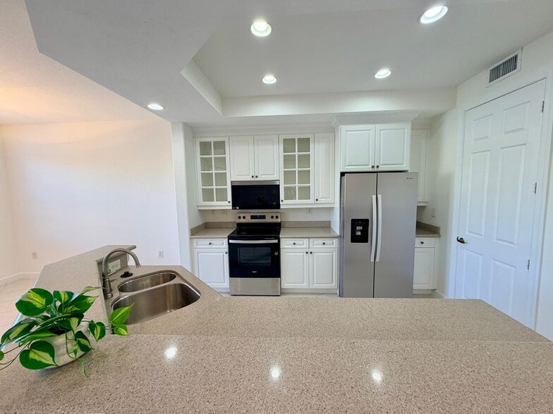 Building Photo - 8290 NW 128th Ln