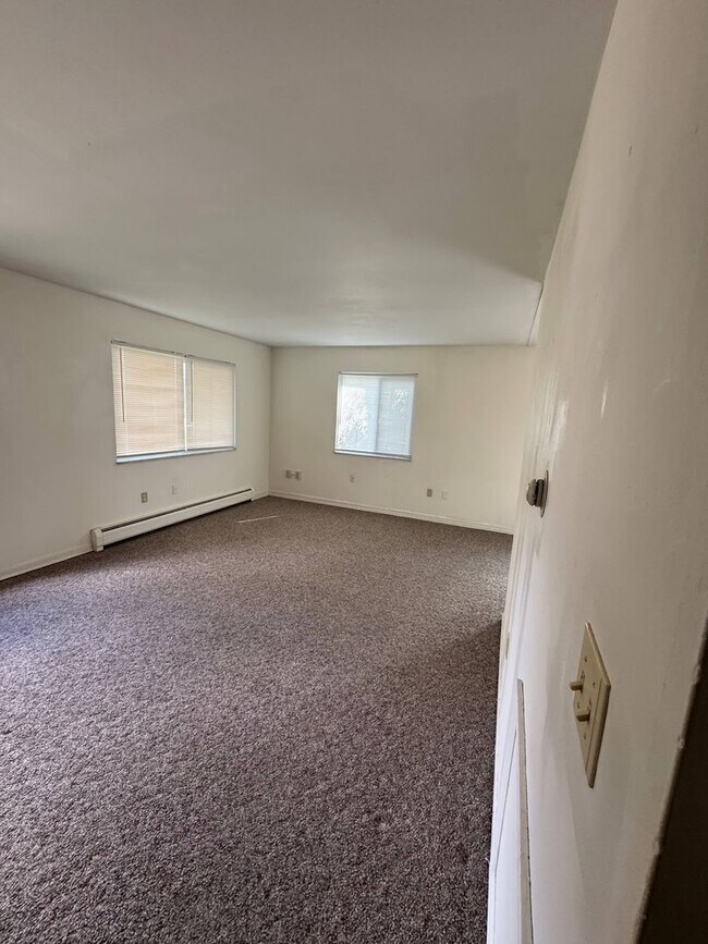 Building Photo - 471-477 Ginger Pl