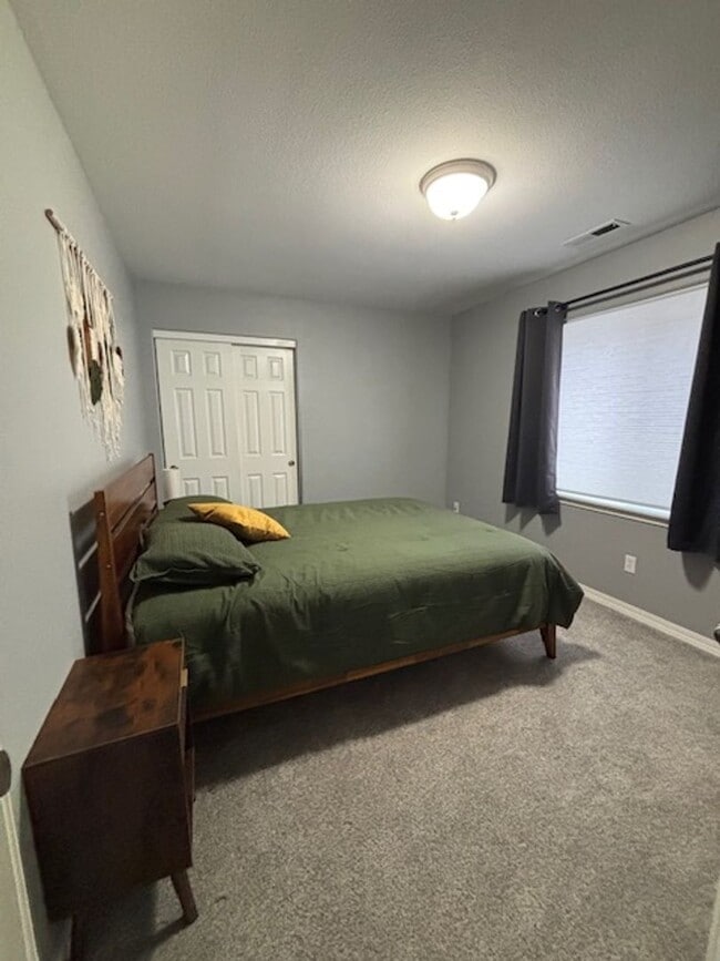 Building Photo - Available Mid-August | Bend | River Canyon Estates