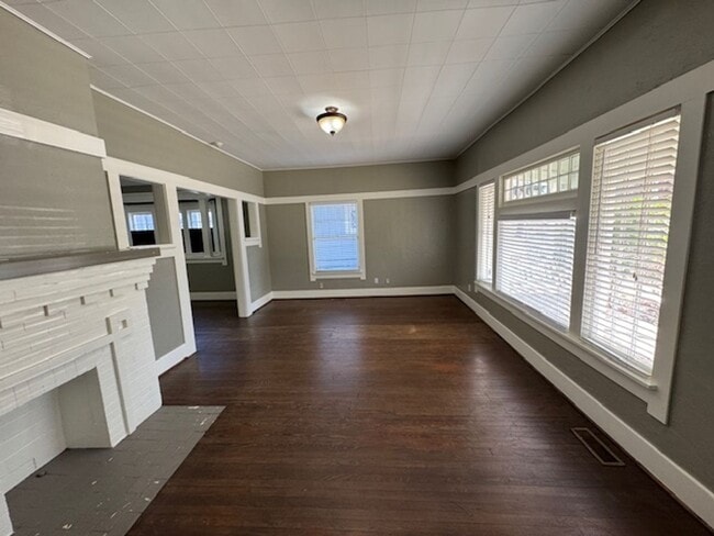 Building Photo - 2 bed 2 bath historic remodeled home with an awesome 1bed 1 bath detached apartment! Mesta Park b...