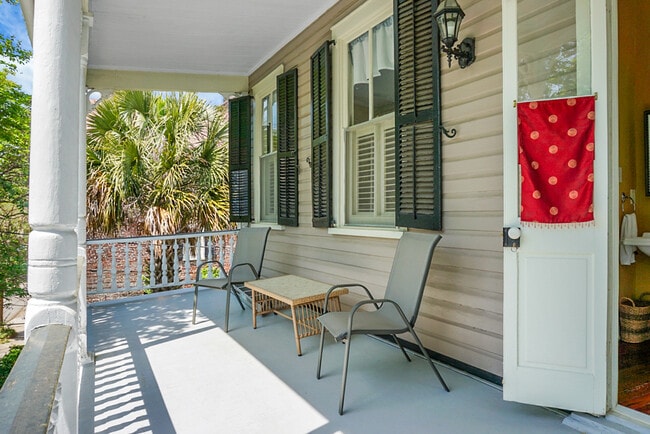 Building Photo - 6 Wentworth St