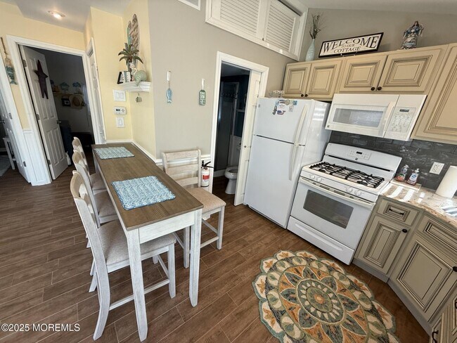 Building Photo - 24 E Amber Jack Way