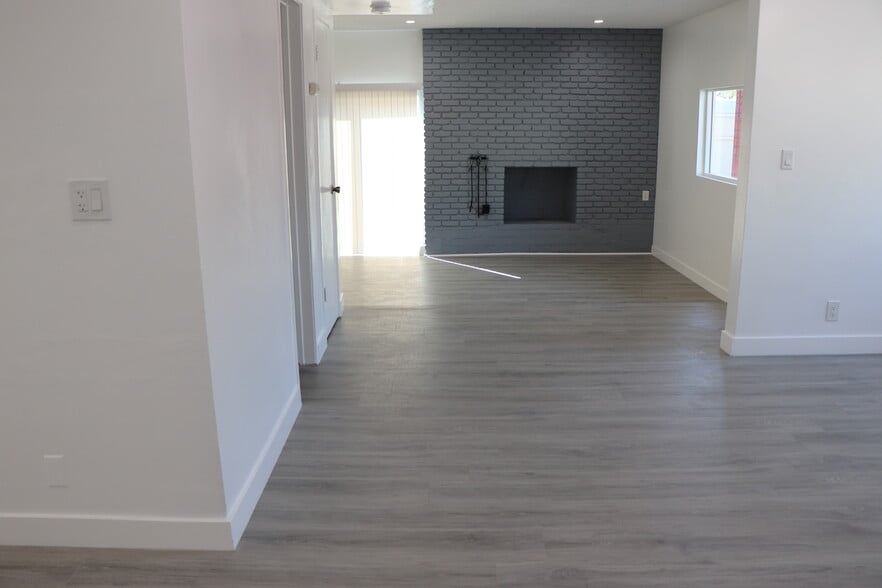 Building Photo - 6104 Costello Ave