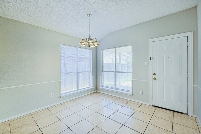 Building Photo - "Spacious 3-Bedroom Haven with 2 Full Baths – 1,592 Sq Ft with Lawn Care Included!"