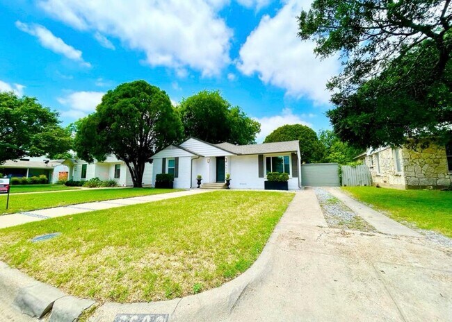 Building Photo - 6623 Kenwell St