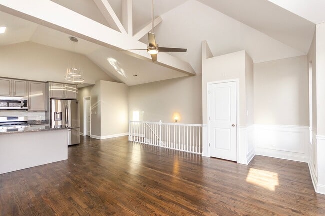 Building Photo - South Shore Stunner – 1,700 SQ FT, Master ...