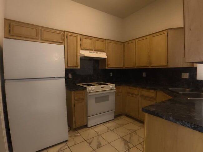 Building Photo - 4908 Topsey Dr