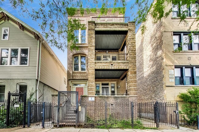 Primary Photo - 1914 W Crystal St