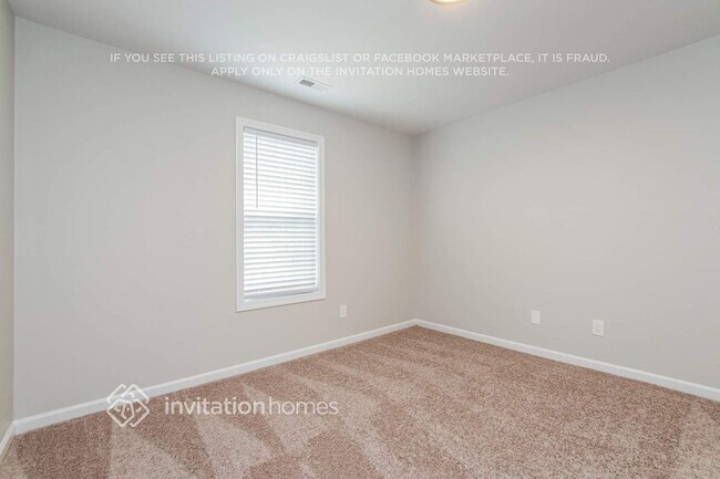 Building Photo - 3211 Hayling Dr