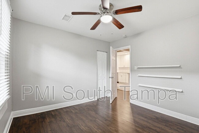 Building Photo - 203 W Emma St