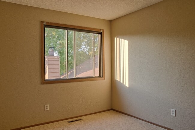 Building Photo - 4 125th LN NW