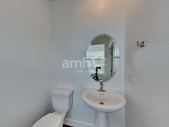 Building Photo - 15091 West 82nd Place