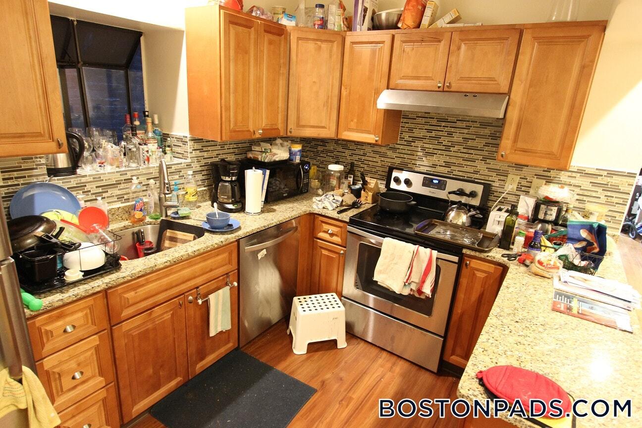 Building Photo - 616 Columbus Ave