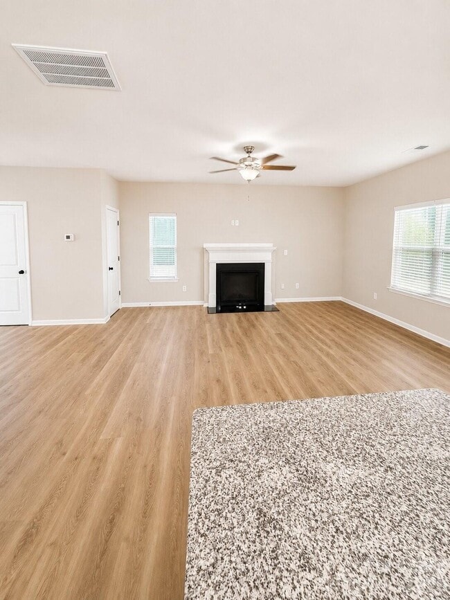 Building Photo - 3228 McGee Hl Dr