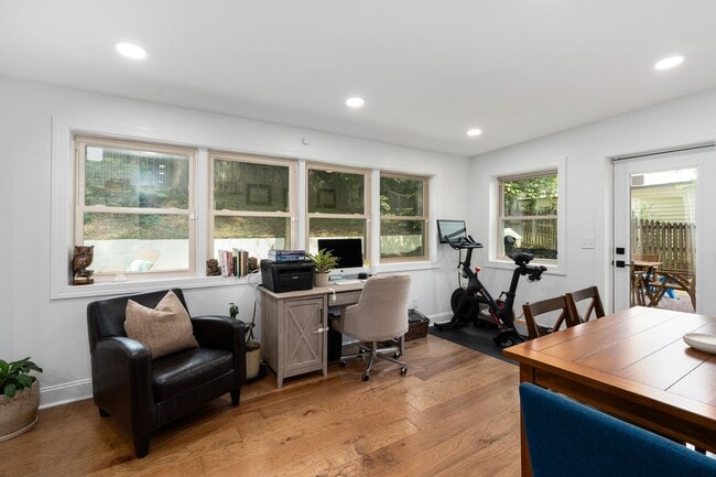 Building Photo - Home for rent in Homewood