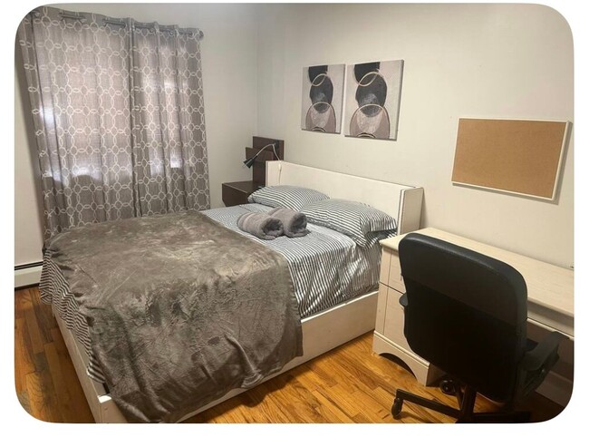 Building Photo - 305 E Mt Eden Ave