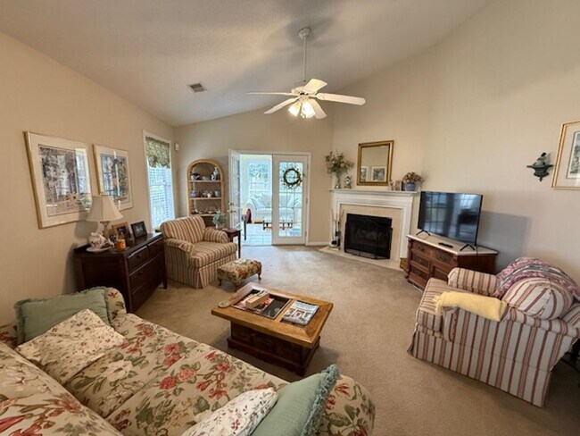 Building Photo - 3 Bedroom 2 Bath House in Shadowmoss - West Ashley