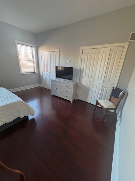 Building Photo - 1116 Wolf St