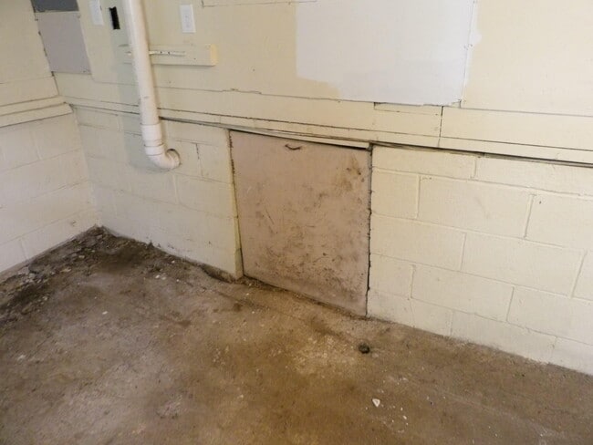Building Photo - 286 Zandale Dr