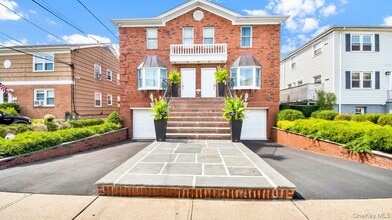 Building Photo - 27 Woodside Ave