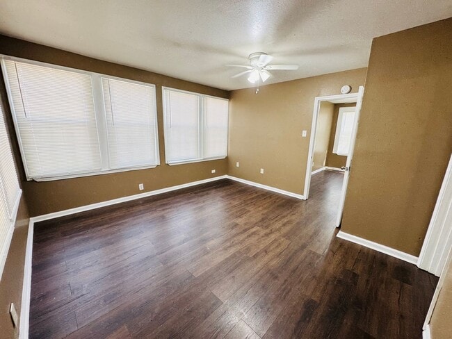 Building Photo - 4035 Clayton Dr