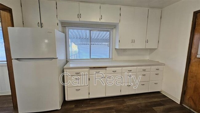 Building Photo - 12019 E Valleyway Ave