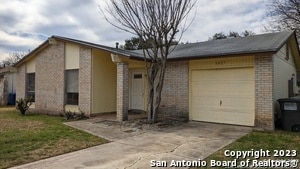 Building Photo - 5927 Cliff Rock Dr