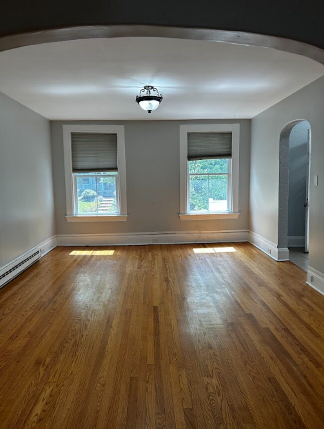Building Photo - 601 Clay Ave