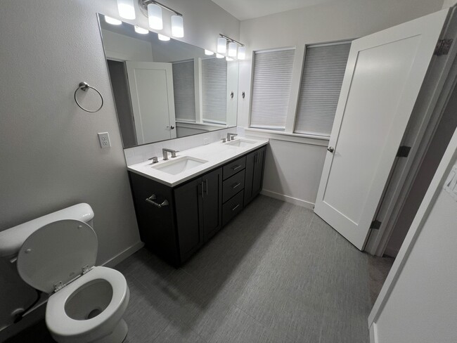 2nd floor master bathroom - 6175 Blue River Dr SE