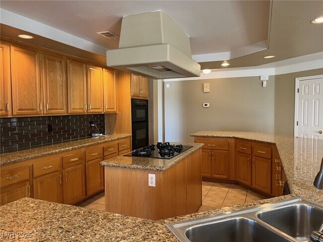 Building Photo - 8640 Castle Hill Ave