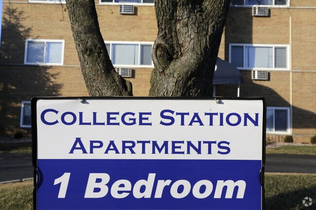 Building Photo - College Station Apartments