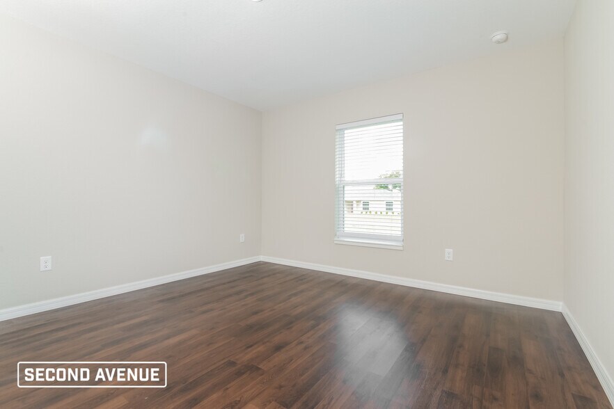 Building Photo - 15260 SW 43rd Ct