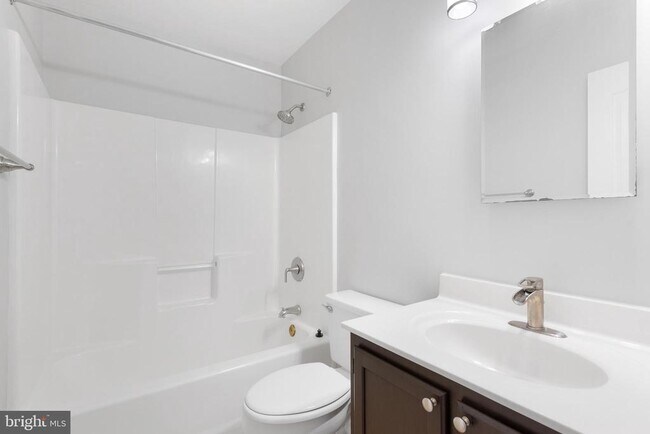 Building Photo - 46613 Silhouette Square