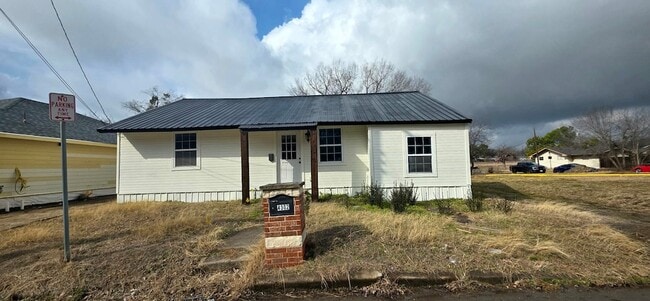 Building Photo - 4302 Roberts St