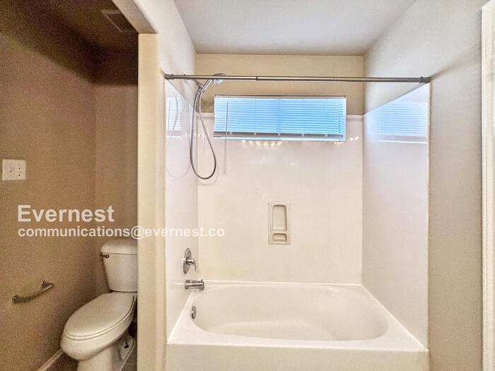 Building Photo - 14903 Sunset Bay Ct