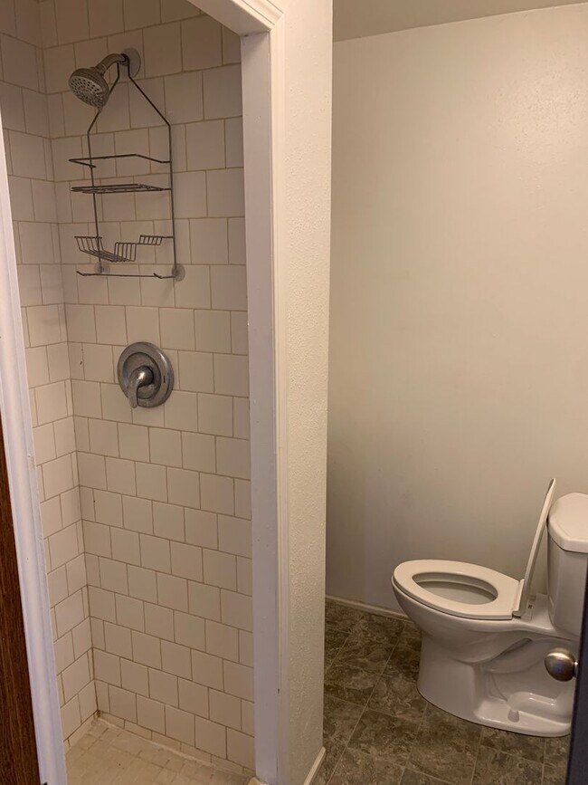 Building Photo - 1118 Shire Ave