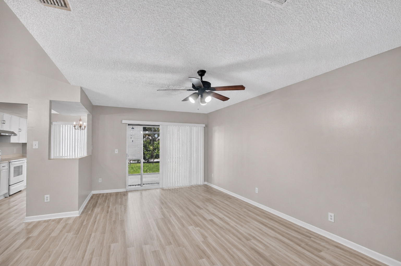 Building Photo - 5314 Sapphire Vly