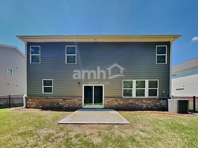Building Photo - 2052 Windsor Park Ave