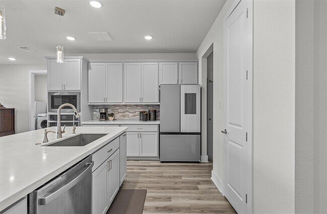 Building Photo - 5363 Orsini Blfs