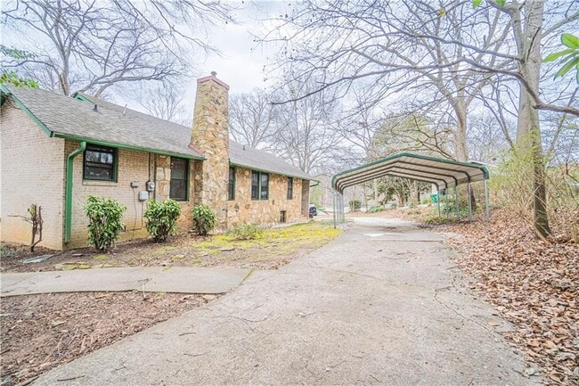 Building Photo - 1865 Oak Grove Rd NE