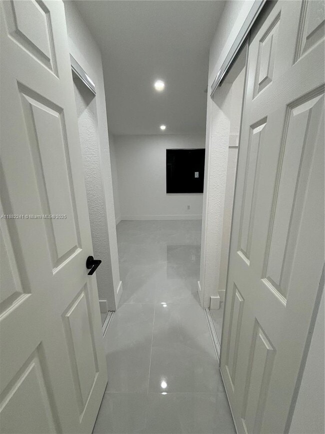 Building Photo - 6813 SW 10th Ct