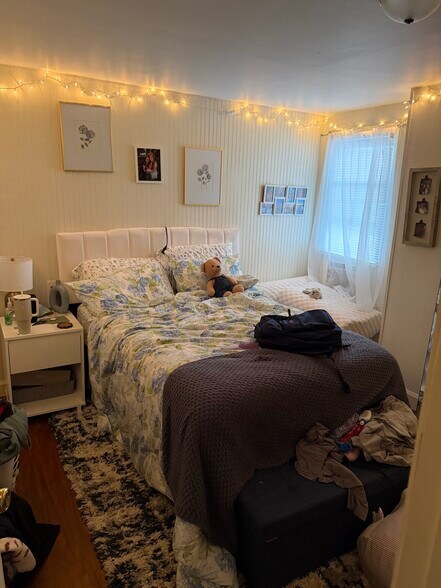 Building Photo - 728 Willey St