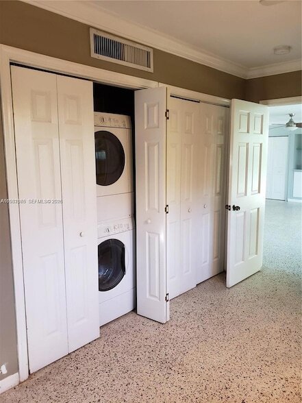 Building Photo - 1601 NE 17th Terrace