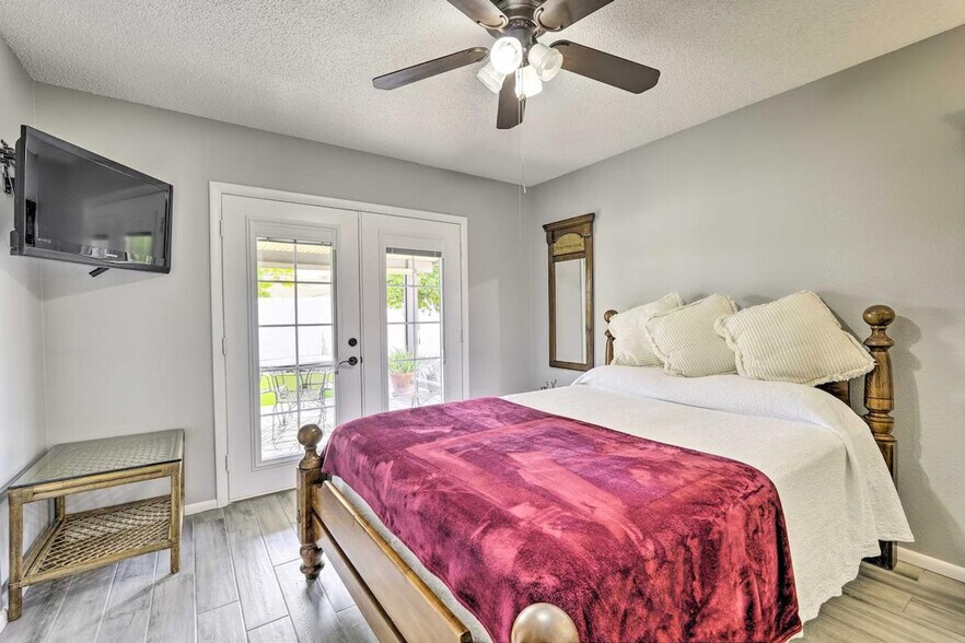 Building Photo - 8407 E Angus Dr