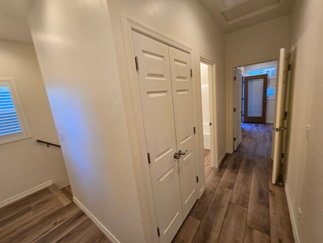 Building Photo - Beautiful, Newly-Built, Townhouse w/A/C & ...
