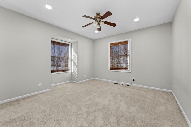 Building Photo - Updated 2-Story Home in Desirable Deerpath Subdivision - Available Immediately.