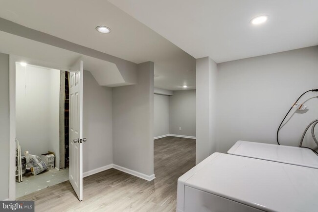 Building Photo - 8424 Hayden Ln