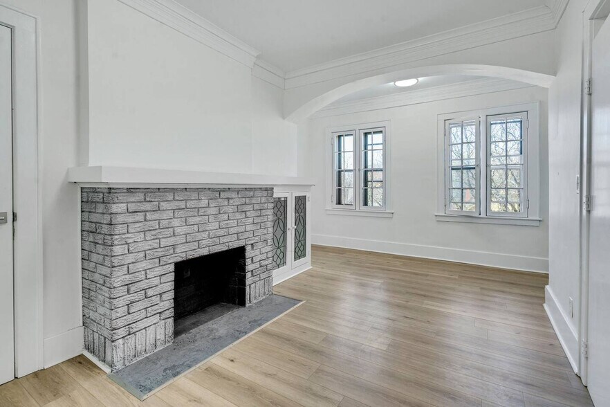 Building Photo - 250 Meigs St