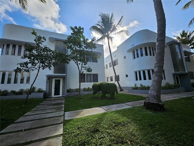 Building Photo - 557 Michigan Ave