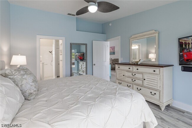 Building Photo - 8654 Mustang Dr